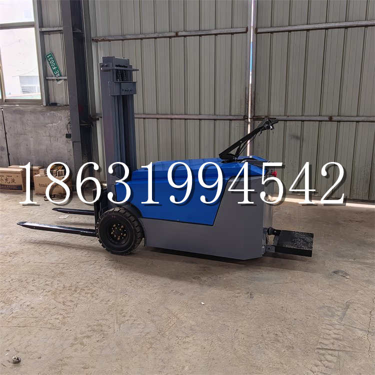 朝阳区全电动叉车插腿式堆高车液压装卸车1.5吨升高小型站驾式铲车